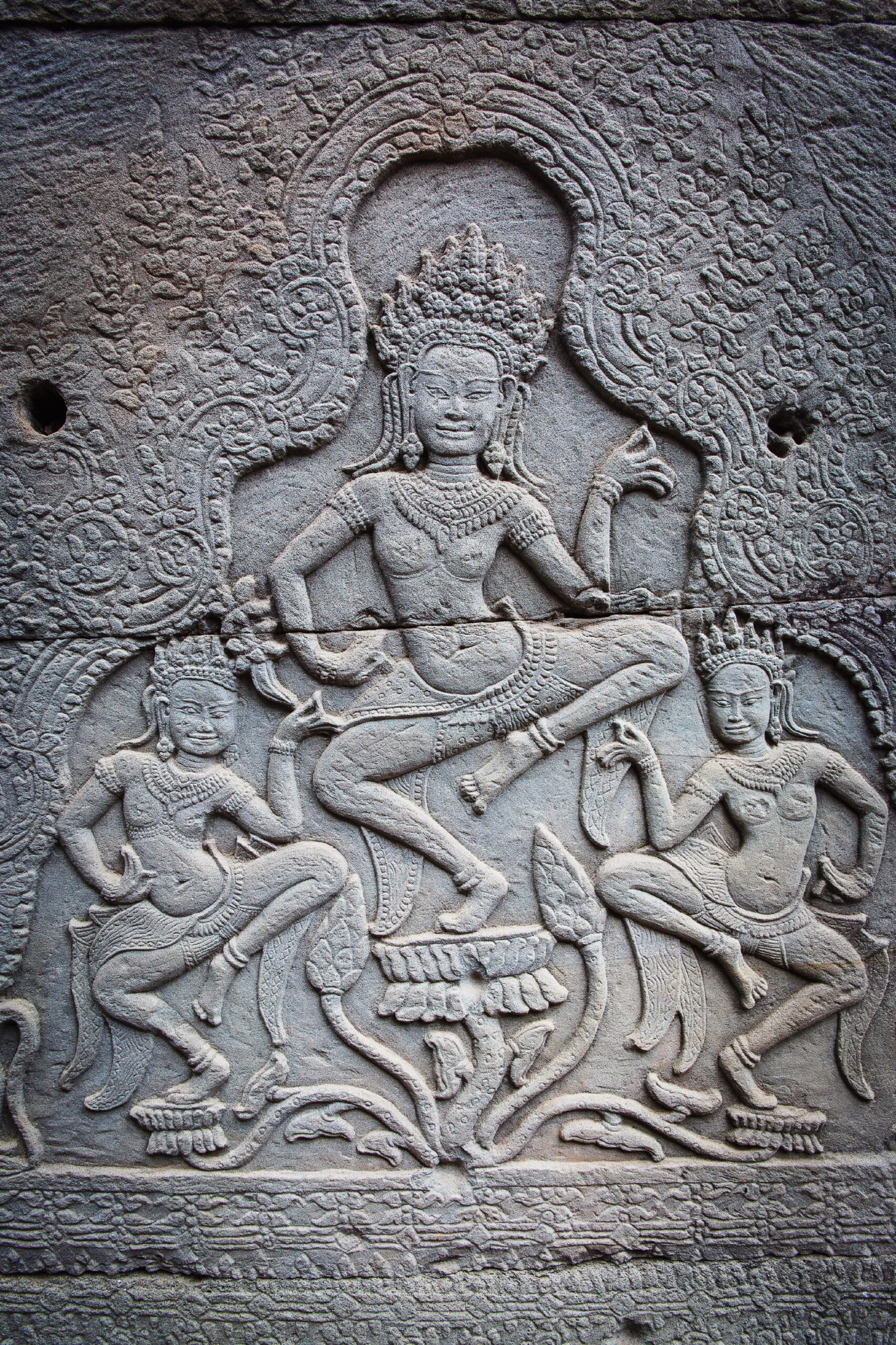 Temple -Banteay-Srei-citadelle-femmes-site-archéologique-asparas-Angkor-Cambodge