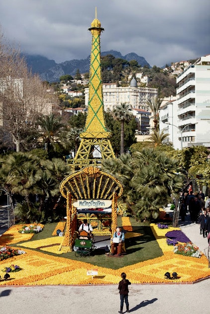 Monument-Tour-Eiffel-Tower-citrons-citrons-Menton-Alpes-Maritimes-France