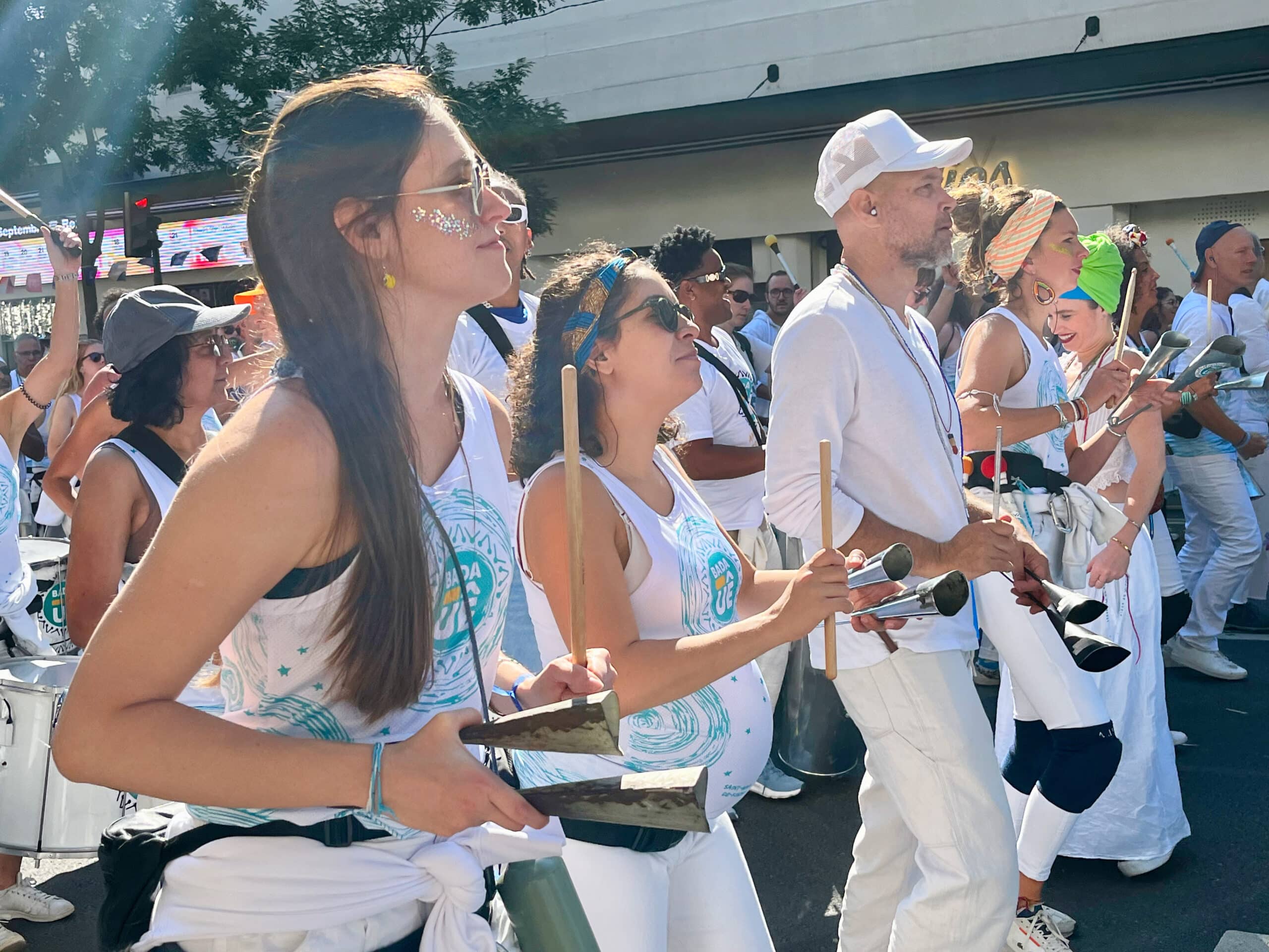 Originaires de différentes régions de France et même d’Autriche, les batucadas ont impulsé la cadence des cortèges qui ont défilé dimanche 15 septembre dans les rues de Paris à l’occasion du Festival du lavage de la Madeleine.