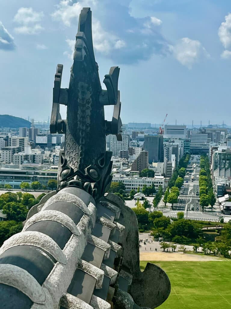 chateau-Himeji-Japon-Himeji-Castle-feodal-top-shachihoko-Himeji-jo