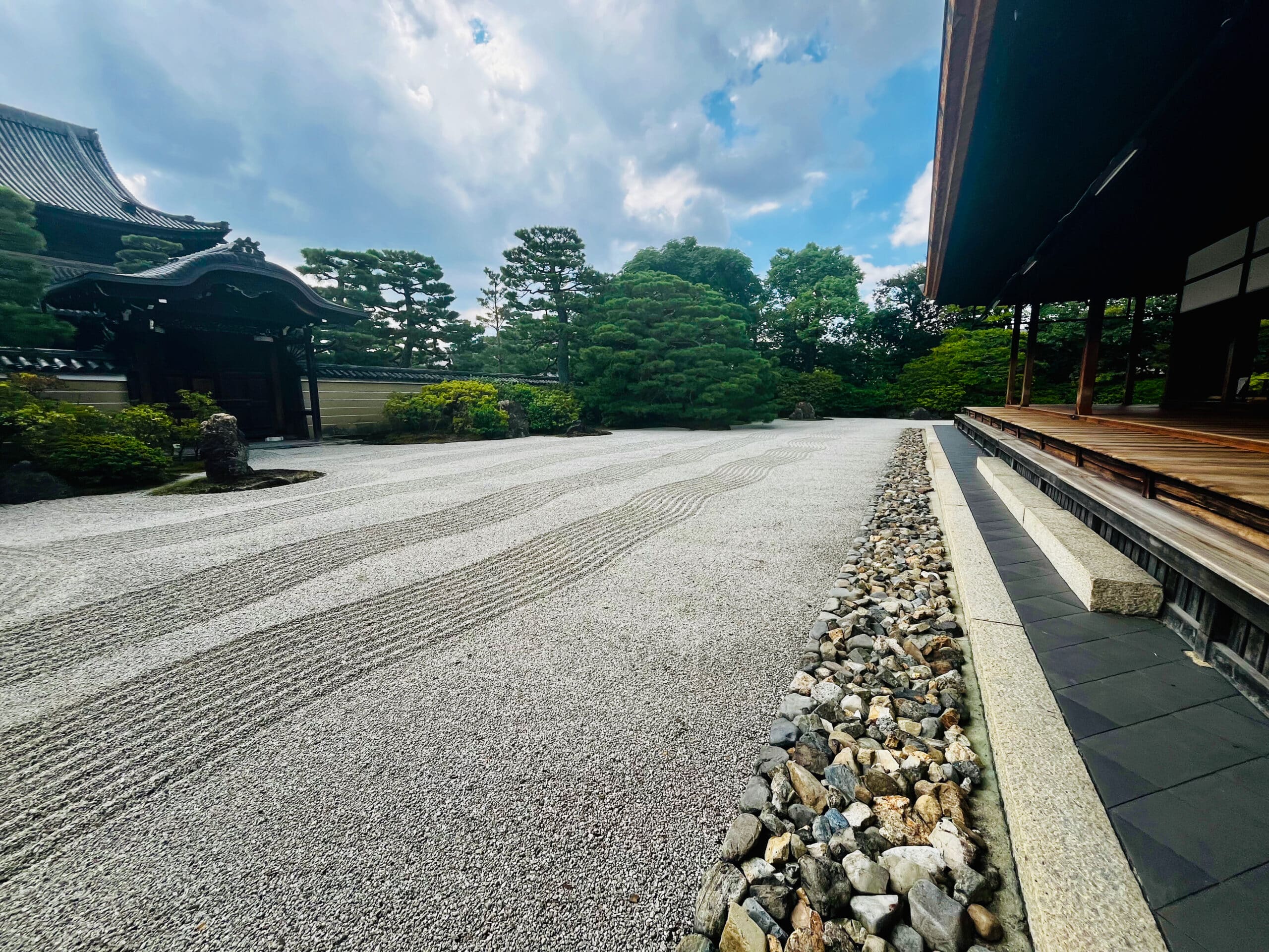 Kenninji Temple-bouddhisme-zen-bouddhiste-jardin-sec