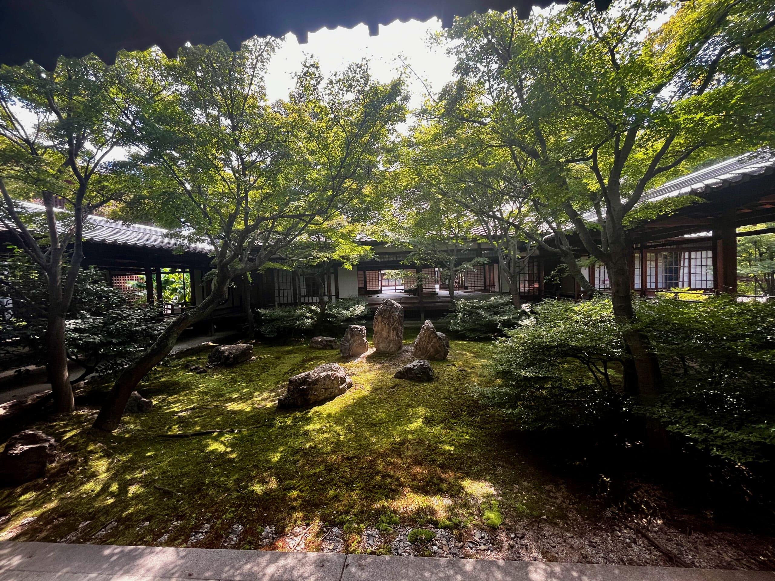 Kenninji Temple-bouddhistes-bouddhisme-zen-jardin-sec