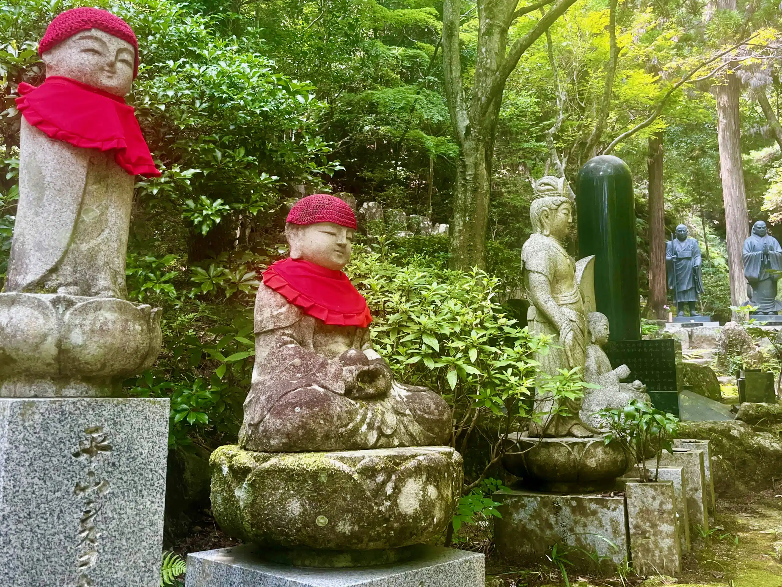 Japon-Hiroshima-Mitaki-dera-temple-zen-moine-bouddhisme-Shingon-bouddhiste-zen